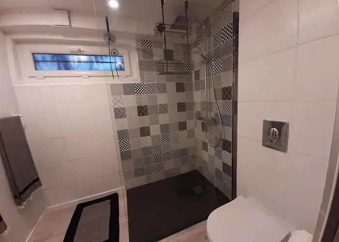 فندق مبيت وإفطار Sakura Fontaine-le-Comte